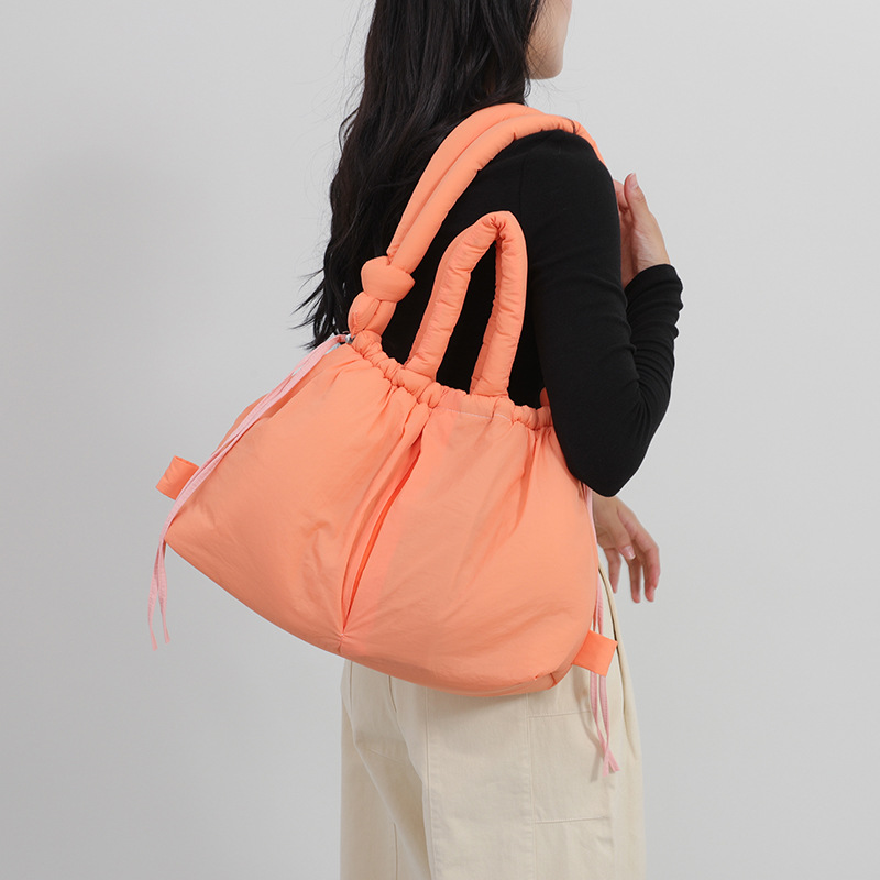 Shoulder Bag Structured - Nowa damska torba puchowa z podszewką