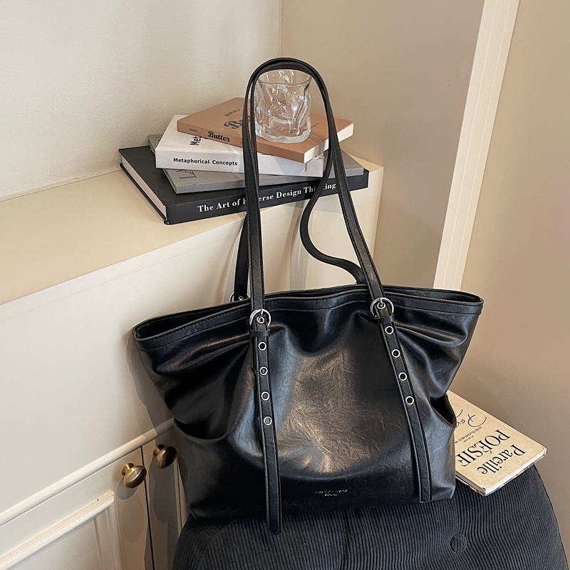 Modna torebka na ramię z PU z  – Shoulder Bag Structured recenzja i cena