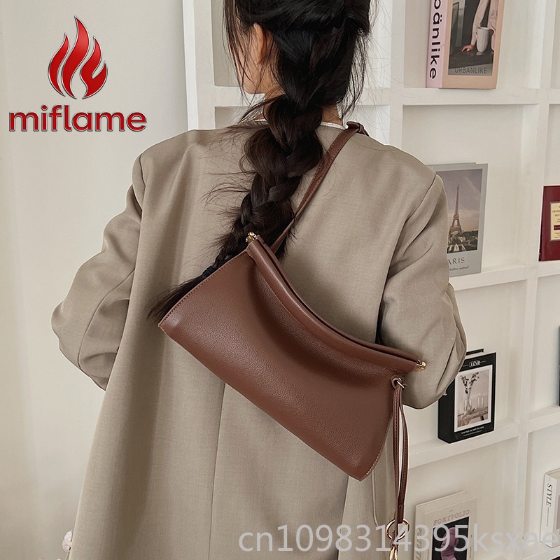 Skórzana torba na ramię w styl – Shoulder Bag Structured recenzja i cena