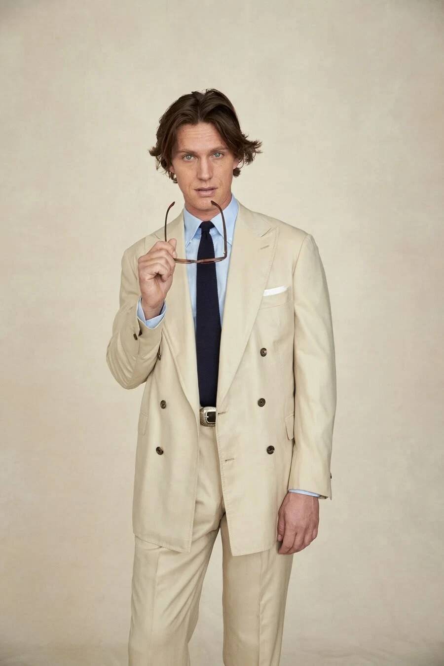 Beżowy dwurzędowy garnitur męs – Tailored Trouser Wide recenzja i cena