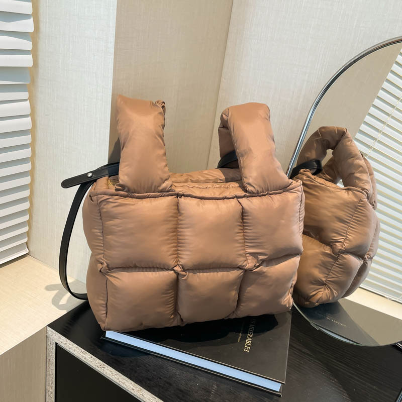 Casualowe, miękkie, wyściełane – Shoulder Bag Structured recenzja i cena