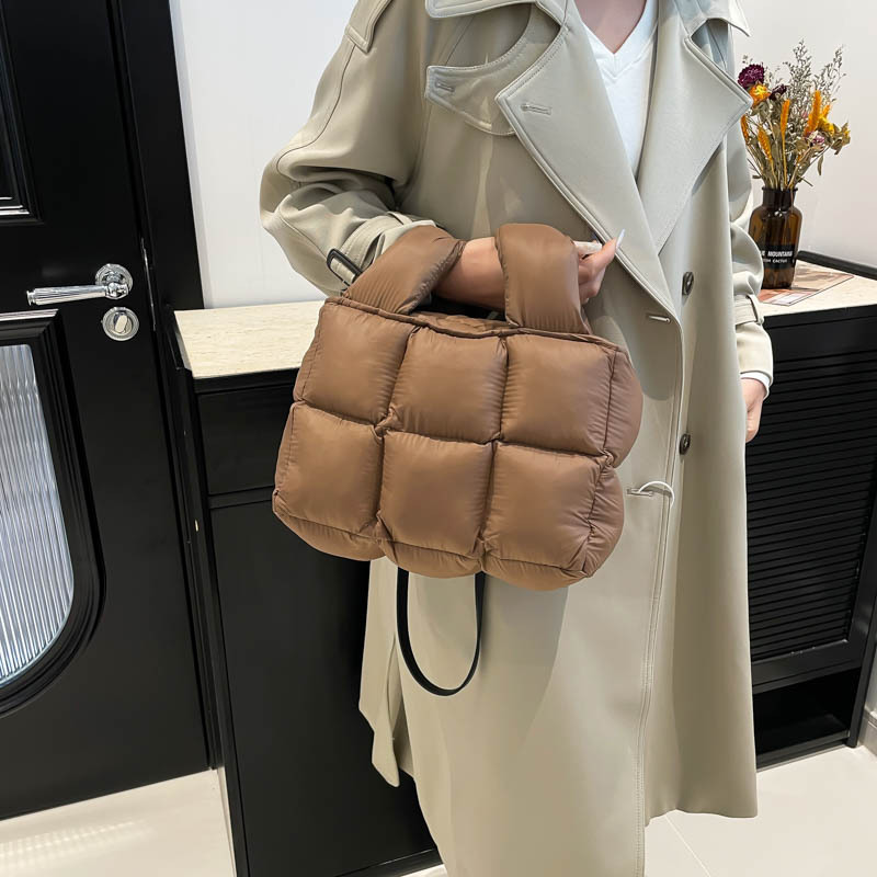 Casualowe, miękkie, wyściełane – Shoulder Bag Structured recenzja i cena